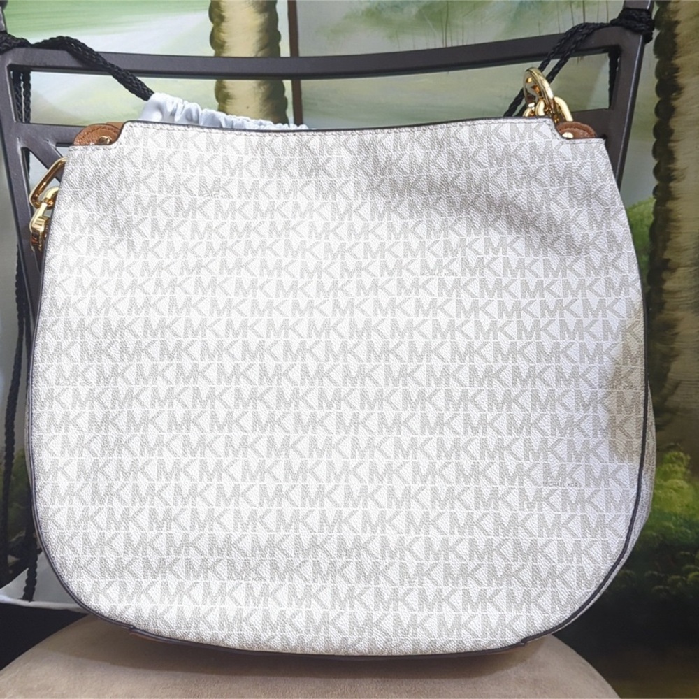 SALE! NWT Michael Kors Hobo Handbag - Picture 3 of 13